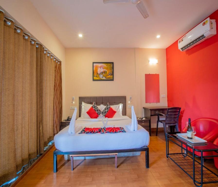 The Byke Royal Pearl Hotel Anjuna Exterior photo